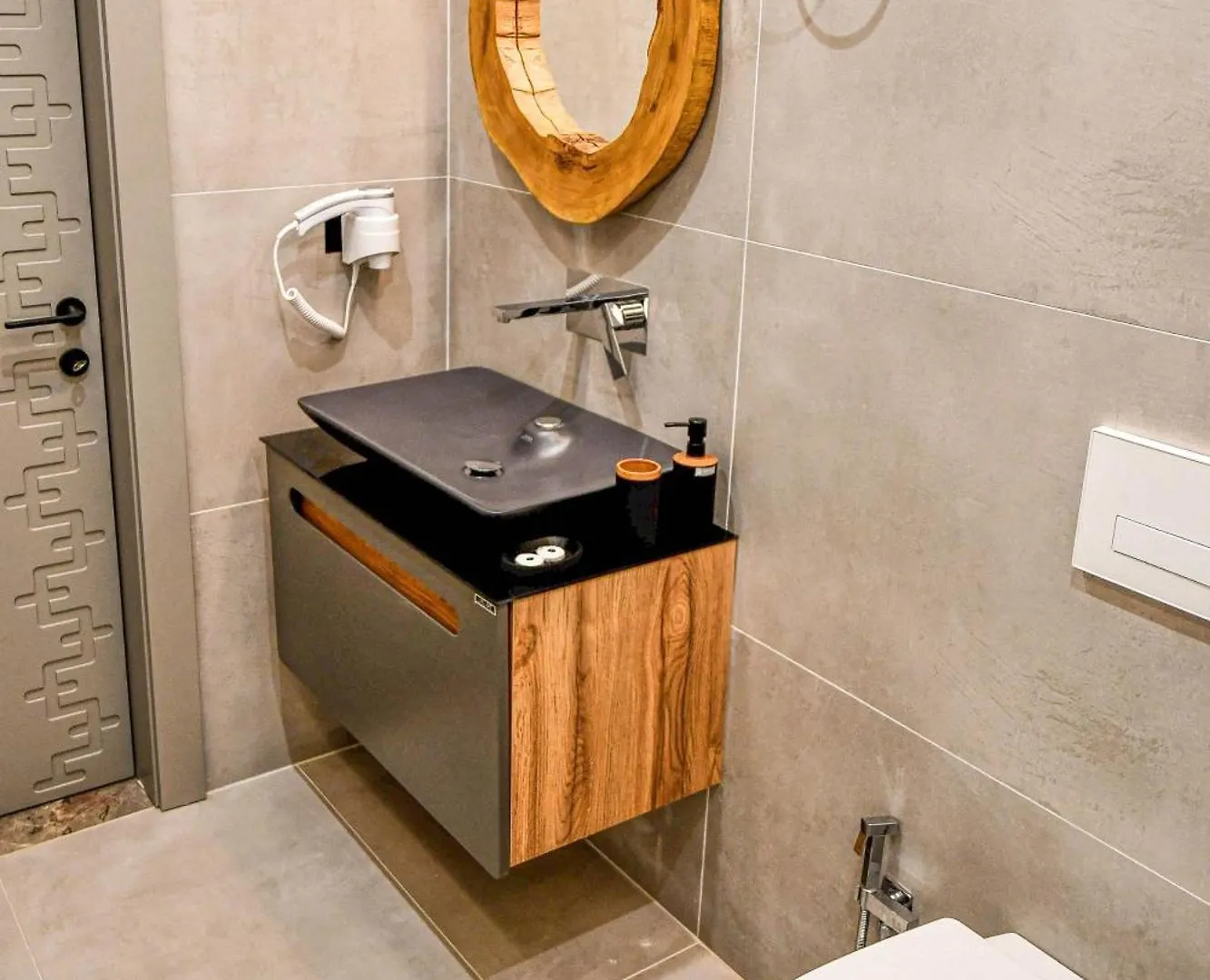 Hotell Villa Golden Theth Grunas